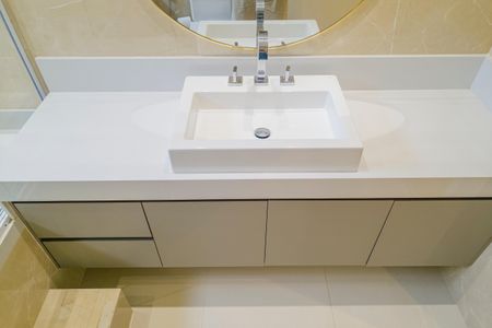 Casa de condomínio para alugar com 664m², 3 quartos e 4 vagasBanheiro da Suíte