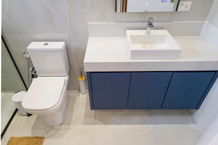 Casa de condomínio para alugar com 664m², 3 quartos e 4 vagasBanheiro da Suíte 1