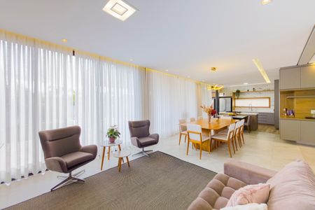 Casa de condomínio para alugar com 664m², 3 quartos e 4 vagasCozinha / Sala de Jantar