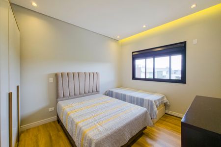 Casa de condomínio para alugar com 664m², 3 quartos e 4 vagasQuarto