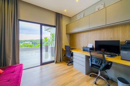 Casa de condomínio para alugar com 664m², 3 quartos e 4 vagasEscritório