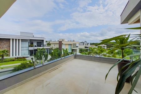 Casa de condomínio para alugar com 664m², 3 quartos e 4 vagasVaranda