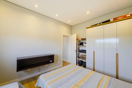 Casa de condomínio para alugar com 664m², 3 quartos e 4 vagasQuarto