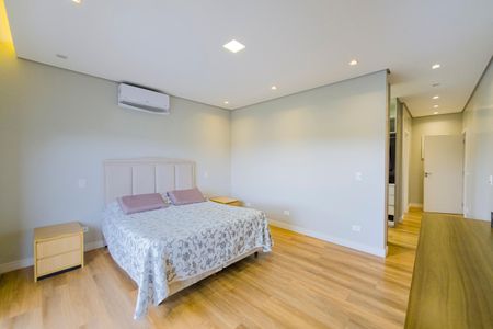 Casa de condomínio para alugar com 664m², 3 quartos e 4 vagasSuíte