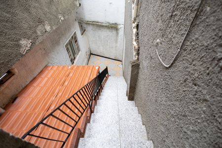 Casa para alugar com 58m², 1 quarto e 1 vaga Casa para alugar com 58m², 1 quarto e 1 vagaEscada