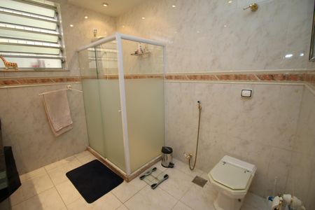 Casa à venda com 360m², 3 quartos e 5 vagasBanheiro da Suíte