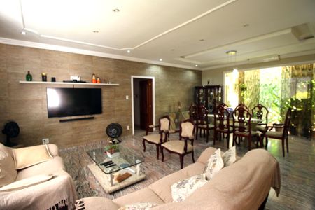 Casa à venda com 360m², 3 quartos e 5 vagasSala