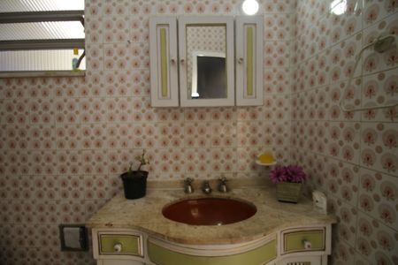 Casa à venda com 360m², 3 quartos e 5 vagasBanheiro de serviço