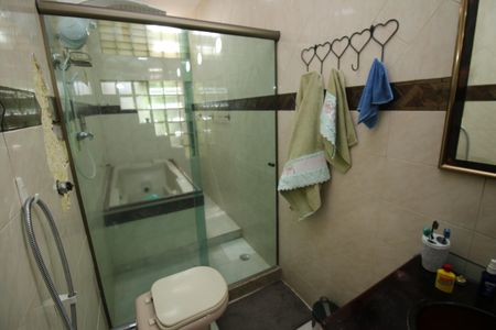 Casa à venda com 360m², 3 quartos e 5 vagasBanheiro da Suíte