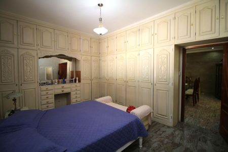 Casa à venda com 360m², 3 quartos e 5 vagasSuíte