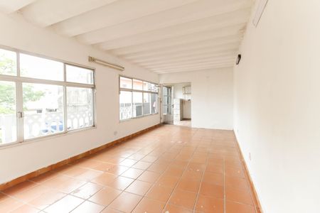 Casa à venda com 180m², 3 quartos e 3 vagasSalão