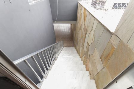 Casa à venda com 180m², 3 quartos e 3 vagasEscada Garagem