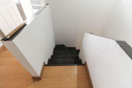 Casa à venda com 180m², 3 quartos e 3 vagasEscada