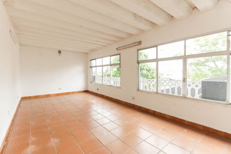 Casa à venda com 180m², 3 quartos e 3 vagasSalão