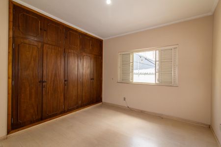 Casa à venda com 270m², 8 quartos e 3 vagasQuarto 2