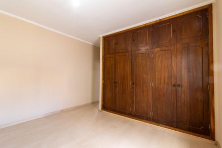 Casa à venda com 270m², 8 quartos e 3 vagasQuarto 2