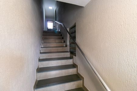 Casa para alugar com 75m², 1 quarto e 1 vagaEscadas