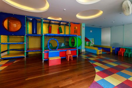 Apartamento para alugar com 190m², 3 quartos e 3 vagas Apartamento para alugar com 190m², 3 quartos e 3 vagasÁrea Comum - Brinquedoteca