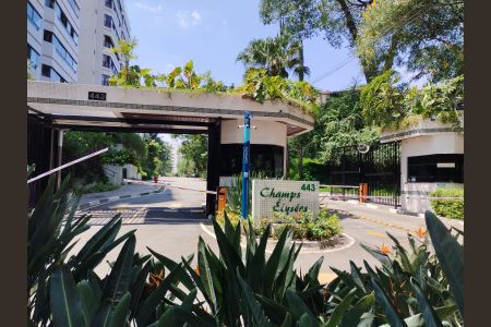 Apartamento para alugar com 190m², 3 quartos e 3 vagas Apartamento para alugar com 190m², 3 quartos e 3 vagasFachada