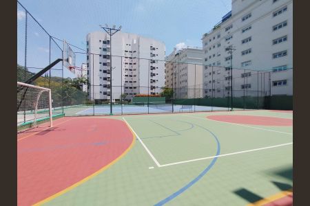 Apartamento para alugar com 190m², 3 quartos e 3 vagas Apartamento para alugar com 190m², 3 quartos e 3 vagasÁrea Comum - Quadra Esportiva