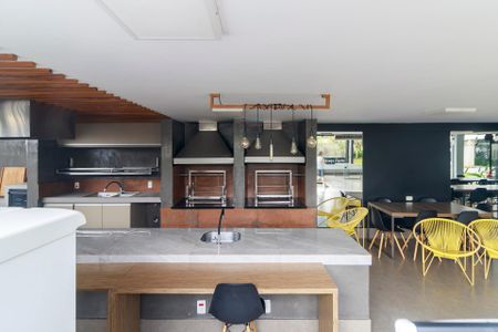 Apartamento para alugar com 190m², 3 quartos e 3 vagas Apartamento para alugar com 190m², 3 quartos e 3 vagasÁrea Comum - Churrasqueira