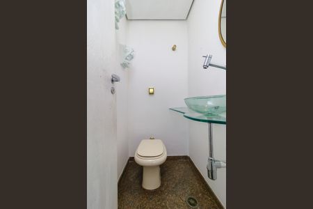 Apartamento para alugar com 190m², 3 quartos e 3 vagas Apartamento para alugar com 190m², 3 quartos e 3 vagasLavabo