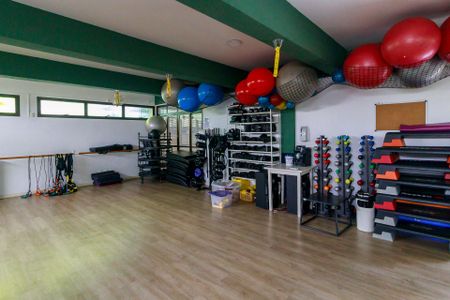 Apartamento para alugar com 190m², 3 quartos e 3 vagas Apartamento para alugar com 190m², 3 quartos e 3 vagasÁrea Comum - Academia