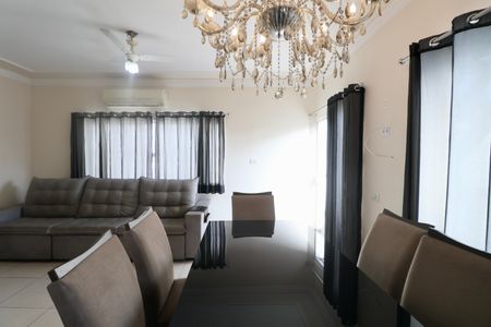 Apartamento para alugar com 234m², 3 quartos e 2 vagasSala
