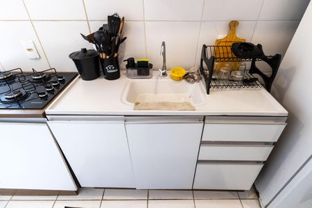 Apartamento para alugar com 47m², 2 quartos e 1 vaga Apartamento para alugar com 47m², 2 quartos e 1 vagaCozinha e Área de Serviço
