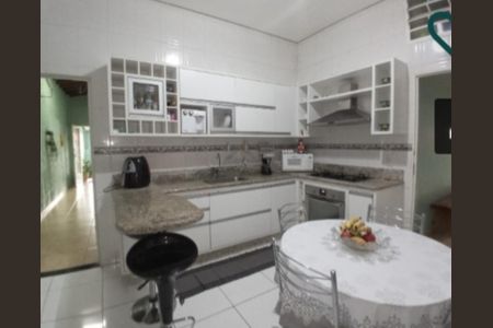 Casa à venda com 110m², 4 quartos e 3 vagas Casa à venda com 110m², 4 quartos e 3 vagasFoto 12