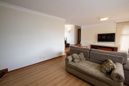 Apartamento para alugar com 235m², 4 quartos e 2 vagas Apartamento para alugar com 235m², 4 quartos e 2 vagasSala