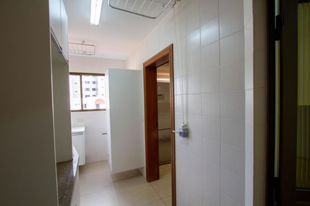 Apartamento para alugar com 235m², 4 quartos e 2 vagas Apartamento para alugar com 235m², 4 quartos e 2 vagasÁrea de Serviço
