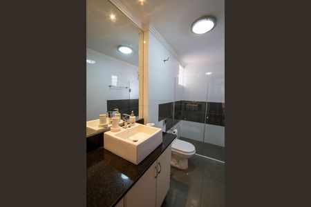 Apartamento para alugar com 235m², 4 quartos e 2 vagas Apartamento para alugar com 235m², 4 quartos e 2 vagasBanheiro social