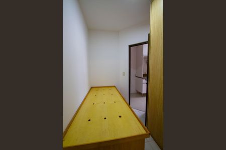 Apartamento para alugar com 235m², 4 quartos e 2 vagas Apartamento para alugar com 235m², 4 quartos e 2 vagasQuarto de Serviço