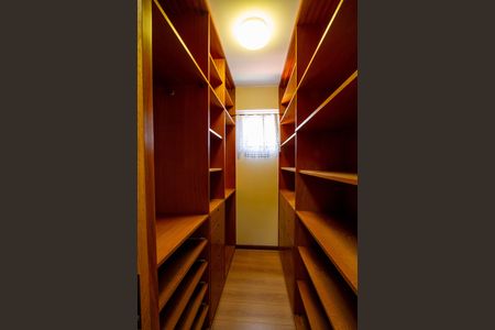 Apartamento para alugar com 235m², 4 quartos e 2 vagas Apartamento para alugar com 235m², 4 quartos e 2 vagasCloset da Suíte