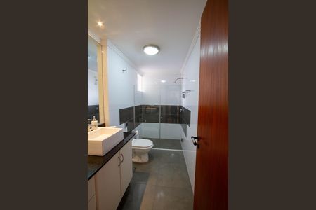 Apartamento para alugar com 235m², 4 quartos e 2 vagas Apartamento para alugar com 235m², 4 quartos e 2 vagasBanheiro social