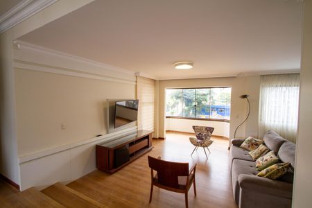 Apartamento para alugar com 235m², 4 quartos e 2 vagas Apartamento para alugar com 235m², 4 quartos e 2 vagasSala