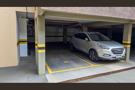Apartamento para alugar com 235m², 4 quartos e 2 vagas Apartamento para alugar com 235m², 4 quartos e 2 vagasÁrea comum - Estacionamento