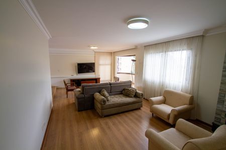Apartamento para alugar com 235m², 4 quartos e 2 vagas Apartamento para alugar com 235m², 4 quartos e 2 vagasSala