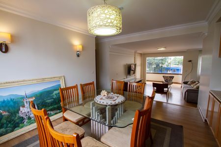 Apartamento para alugar com 235m², 4 quartos e 2 vagas Apartamento para alugar com 235m², 4 quartos e 2 vagasSala de Jantar