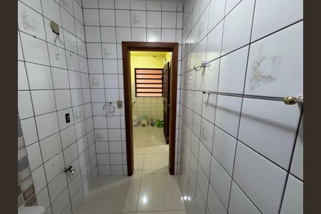 Casa para alugar com 100m², 3 quartos e 2 vagasBanheiro 