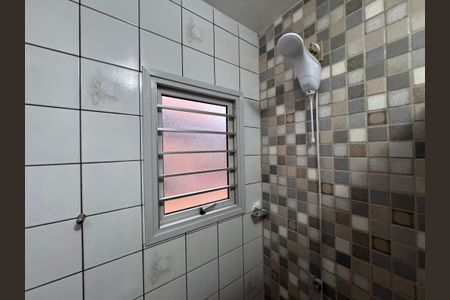 Casa para alugar com 100m², 3 quartos e 2 vagasBanheiro 