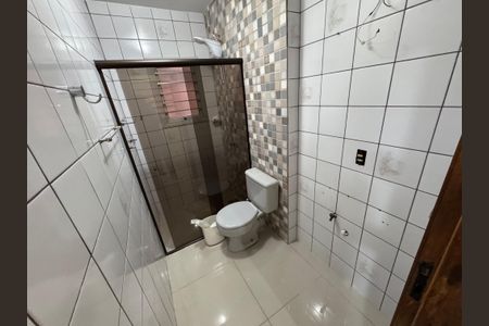 Casa para alugar com 100m², 3 quartos e 2 vagasBanheiro 