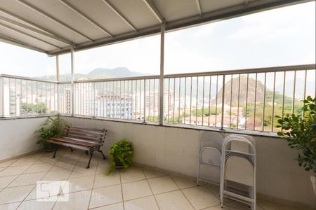 Apartamento à venda com 97m², 3 quartos e 1 vagaÁrea Comum