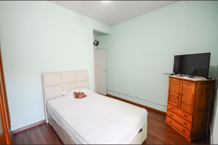 Apartamento à venda com 97m², 3 quartos e 1 vagaQuarto 2