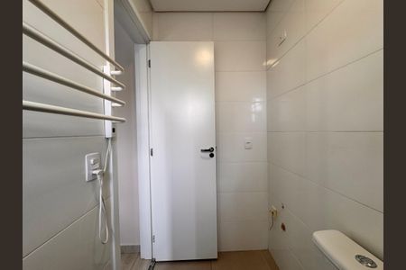 Apartamento à venda com 108m², 2 quartos e 2 vagasBanheiro da suíte