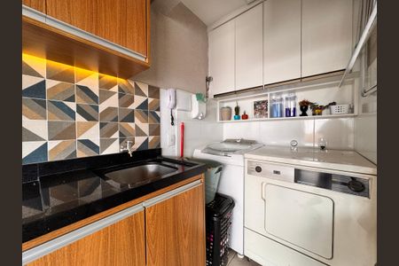 Apartamento à venda com 108m², 2 quartos e 2 vagasLavanderia