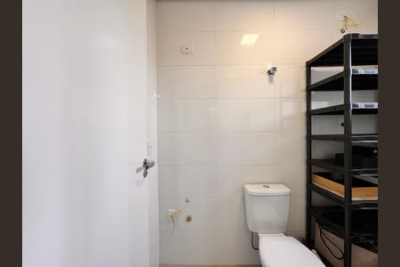 Apartamento à venda com 108m², 2 quartos e 2 vagasBanheiro da suíte