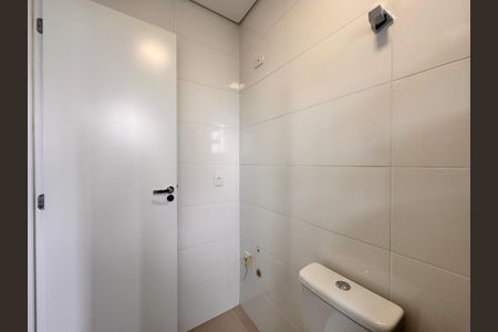 Apartamento à venda com 108m², 2 quartos e 2 vagasBanheiro da suíte