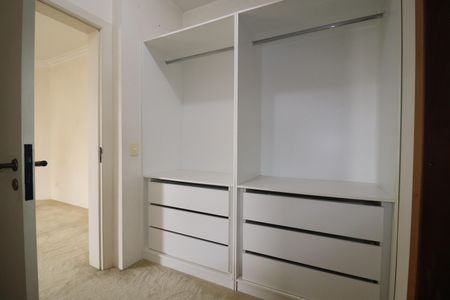 Apartamento à venda com 212m², 4 quartos e 3 vagasCloset Quarto 3 suíte